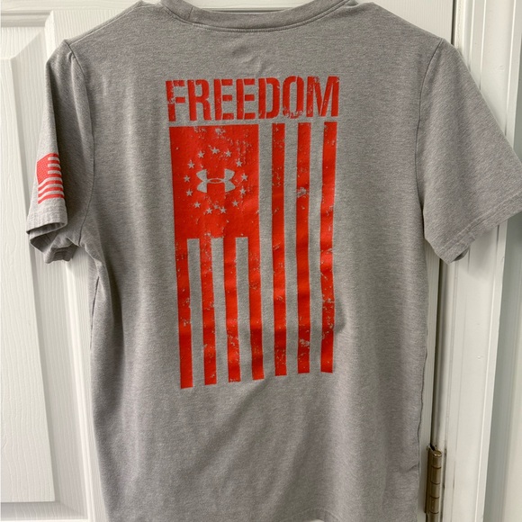 Under Armour camouflage and patriotic heat gear T-shirts YL - Picture 9 of 9
